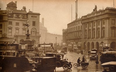 Regent Street, Londýn, Anglie, při pohledu z Piccadilly Circus, 1923, 1938 od Unbekannt