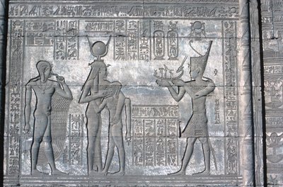 Reliéf na římské Mammisi, chrám Hathor, pozdně Ptolemaiovský a římský, 125 př. n. l. - 60 n. l. od Unbekannt