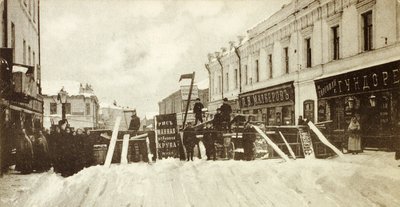 Revoluční barikády na Selezněvskaja ulici, Moskva, Rusko, během povstání v roce 1905 od Unbekannt