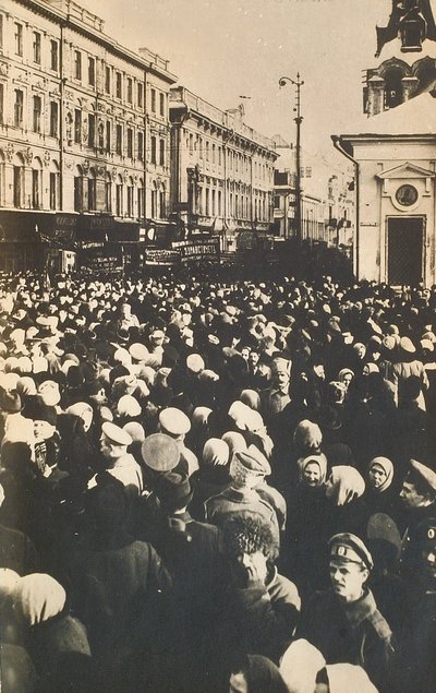 Revoluční davy v Tverské, Moskva, Rusko, c1905-c1917 od Unbekannt