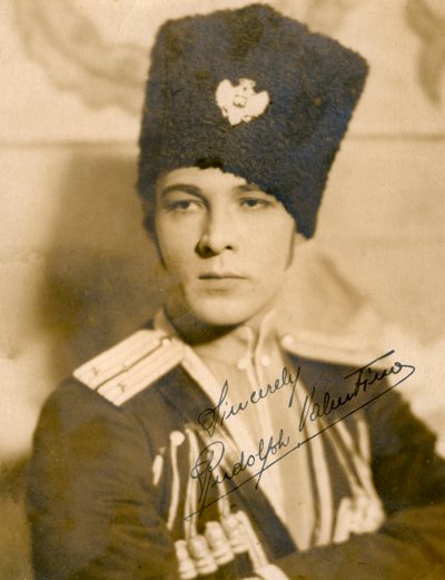 Rudolph Valentino 1895-1926, italský herec, c1920 od Unbekannt