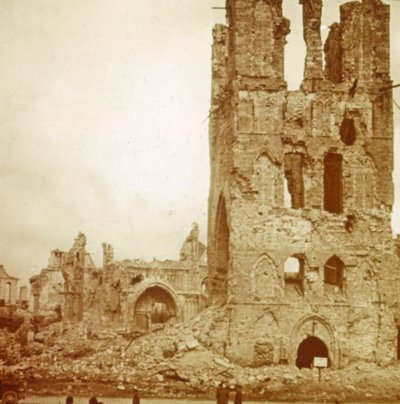 Zničená katedrála, Ypres, Flandry, Belgie, c1914-c1918 od Unbekannt