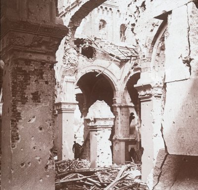 Zničený kostel, Albert, severní Francie, c1914-c1918 od Unbekannt