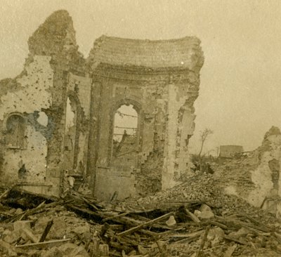 Zničený kostel, Combles, severní Francie, c1914-c1918 od Unbekannt