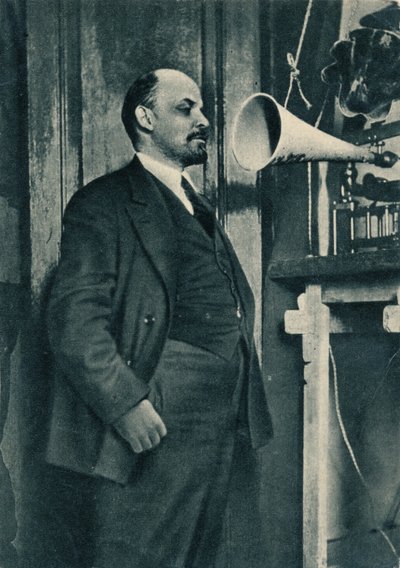 Ruský bolševický vůdce Vladimir Lenin na rozhlasové nahrávce v Kremlu, Moskva, Rusko, 1919 od Unbekannt
