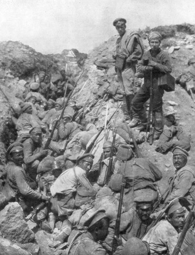 Ruské jednotky čekající na signál, Ternopil, Ukrajina, první světová válka, 1. července 1917 od Unbekannt
