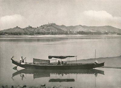 Sagaing, na Irrawaddy - každý vrcholek kopce korunovaný pagodou, 1900. od Unbekannt