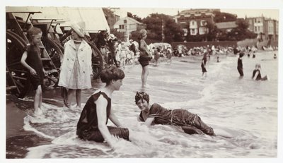 Mořské koupání, Broadstairs, Kent, c 1913 od Unbekannt