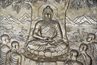 Buddha Šákjamuni káže kázání – kolo zákona – svým pěti žákům. Ho Či Minovo město. Vietnam od Unbekannt
