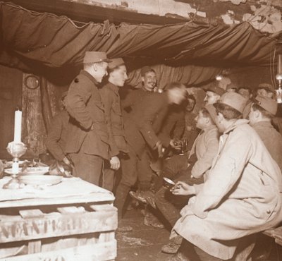 Vojáci v krytu, Genicourt, severní Francie, c1914-c1918 od Unbekannt