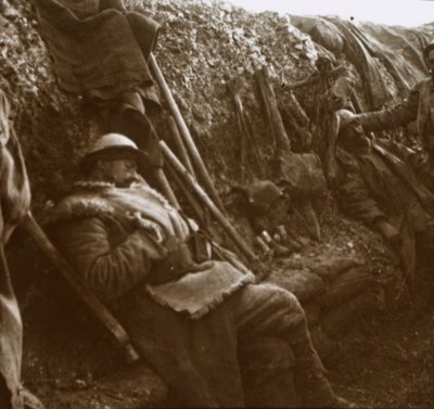 Vojáci odpočívající v zákopech, c1914-c1918 od Unbekannt