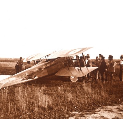 Vojáci obklopující dvouplošník, Somme, severní Francie, c1914-c1918 od Unbekannt