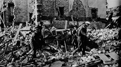 Jižní Wales přišel na řadu brzy na Nový rok. Nosítka odnesou zraněného do bezpečí, 19 od Unbekannt