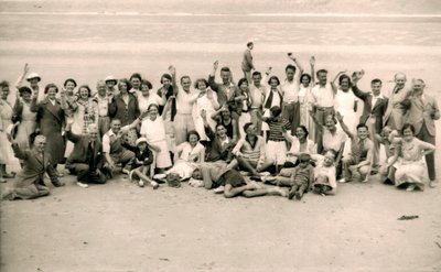Sportovní den pro párty v hotelu Gloucester na pláži La Publente, Jersey, 1938 od Unbekannt