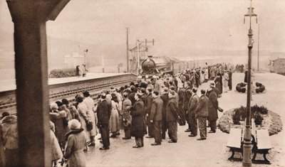 Sympatický zájem o Royal Funeral Train na nádraží Welwyn, 1936 od Unbekannt