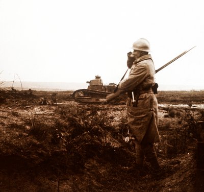 Tank a voják na bojišti, c1914-c1918 od Unbekannt