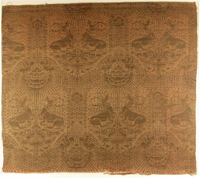Textilní fragment s ležícími jeleny, orly, mraky a slunečními paprsky, italština, 90. léta 14. století. od Unbekannt