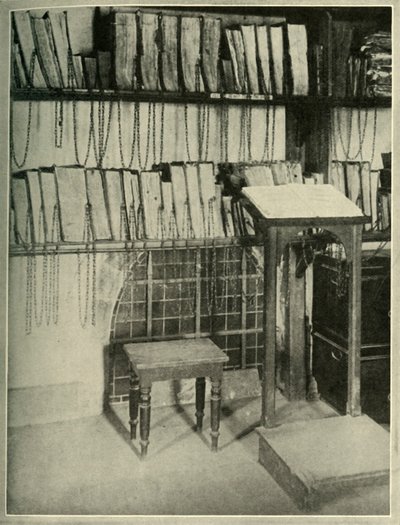 Chained Library of the Minister Church ve Wimborne, v Dorsetu, c1948. od Unbekannt