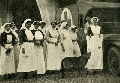 Vévodkyně z Westminsteru se zdravotními sestrami, Le Touquet, první světová válka, 1914, c1920. od Unbekannt