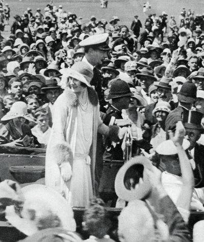 Vévoda a vévodkyně obklíčeni davy v Aucklandu, 1927, 1937 od Unbekannt