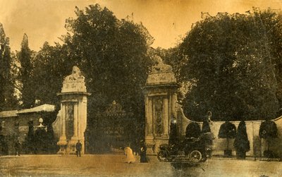 The Lion Gates, Hampton Court, Londýn, 1910. od Unbekannt