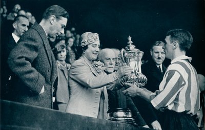 Královna představuje pohár, 1937 od Unbekannt