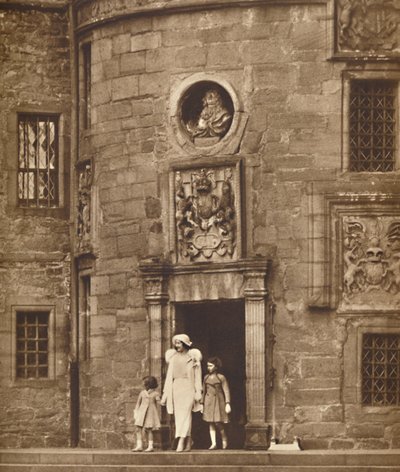 Královna ve svém starém domě, zámek Glamis, c1936 1937 od Unbekannt