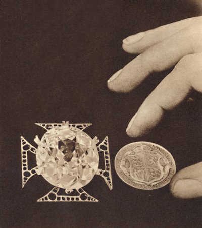 The Queens Coat of Arms, 1937 od Unbekannt