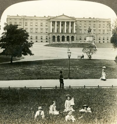 Královský palác S.E. průčelí a socha krále Karla XIV. Bernadotte Christiania, Norsko, c od Unbekannt