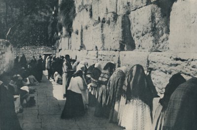 Zeď nářků: Den nářku za ztracené město jejich předků, c1935. od Unbekannt