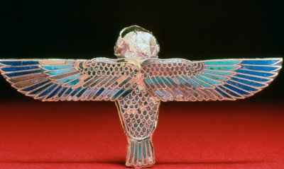 Zadní strana zlatého okřídleného ba amuletu, období Ptolemaiovců, Egypt, 4.–1. století před naším letopočtem od Unbekannt