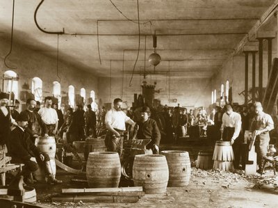 Výroba dřevěných pivních sudů v Plzni, 80. léta 19. století od Unbekannt