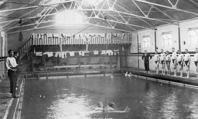 Plavecké lázně, výcvikové zařízení Royal Navy, Shotley, Suffolk, 1936 od Unbekannt