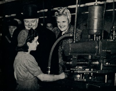 Prohlídka inspekce v továrně na zbraně, 40. léta, 1945. od Unbekannt