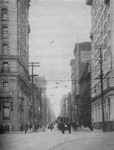 Tyčící se fasády jedné z nejrušnějších nákupních ulic ve městě, c1935 od Unbekannt
