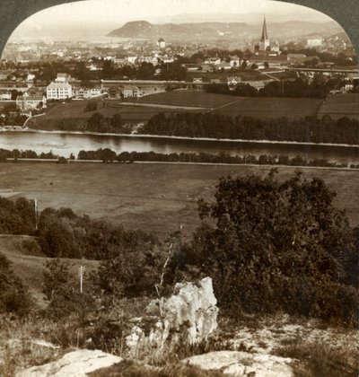 Trondhjem, jeho domy, skladiště a katedrála, mezi řekou Nid a fjordem, Norsko, 1905. od Unbekannt