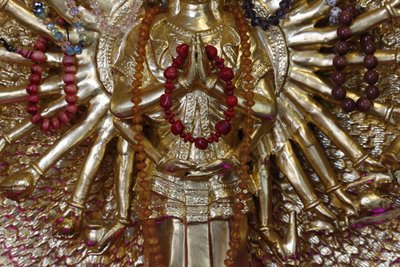 Buddhistický chrám Tu An. Quan Am bódhisattva soucitu nebo bohyně milosrdenství, Saint-Pierre-en-Faucigny, Francie od Unbekannt