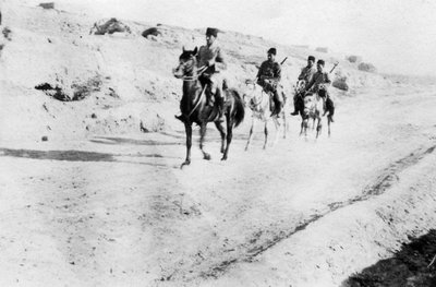 Turečtí vojáci opouštějící Mosul, Mezopotámie, WWI, 1918 od Unbekannt