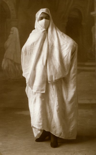 Zahalená žena, Alžír, Alžírsko, 1943 od Unbekannt