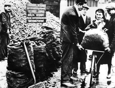 Zimní pomoc, distribuce uhlí, Francie 1940-1944 od Unbekannt