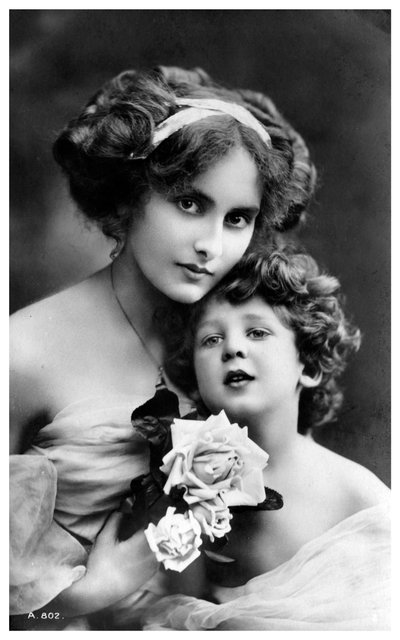 Žena a dítě, c1900-1919 od Unbekannt