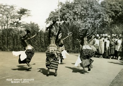 Vystupující tanečnice, Sierra Leone, 20. století od Unbekannt