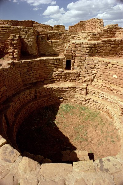 Vchod do Kiva, postaveného cca 11.-14. století (foto) (viz také 229600) od Unbekannt Unbekannt