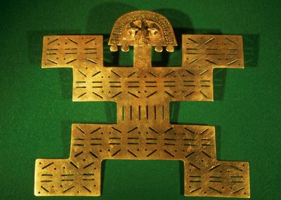 Prsní ozdoba regionu Tolima, Kolumbie, cca 500-1500 n. l. (zlato) od Unbekannt Unbekannt