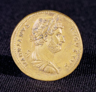 Sestertius z Hadriana z Newcastle Upon Tyne, 132 n. l. ukazuje bustu Hadriana jako vítězného velitele od Unbekannt Unbekannt
