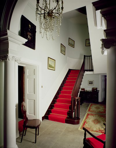 Pohled na halu a schodiště Belle Isle House, Lake Windermere, postavený 1774-c.1781 od Unbekannt Unbekannt