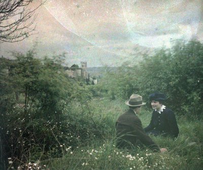 Autochrom anonym - Touraine a její hrady: C pár u hradu, Chinon, Francie od Unbekannter Künstler