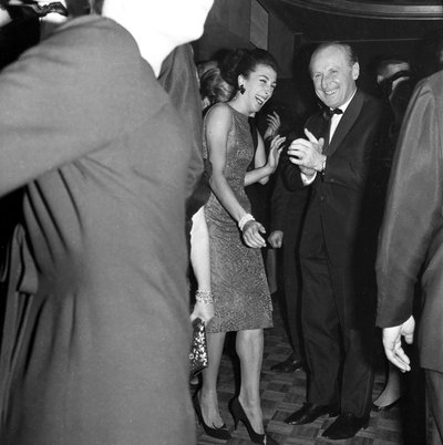 Bourvil na výstavě Ye Ye v Olympii od Unbekannter Künstler