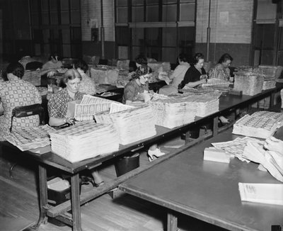 Bureau Of Grave Workers (čb foto) od Unbekannt