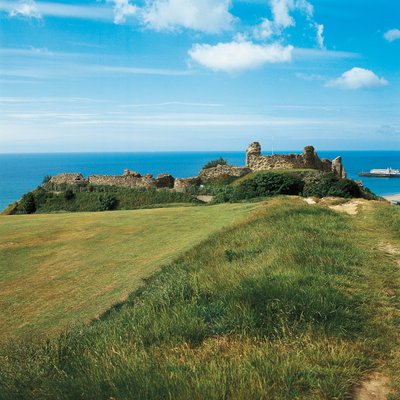 Hastings Castle, East Sussex, Spojené království od William M. Timlin